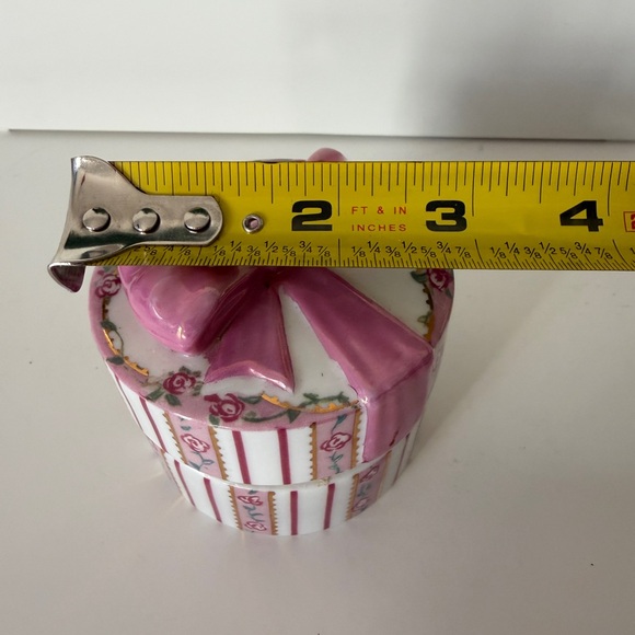 Pink and White Ceramic Gift Box - Picture 6 of 7